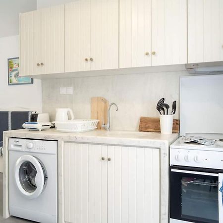 Blue Moon Apartments Makrýgialos Екстериор снимка