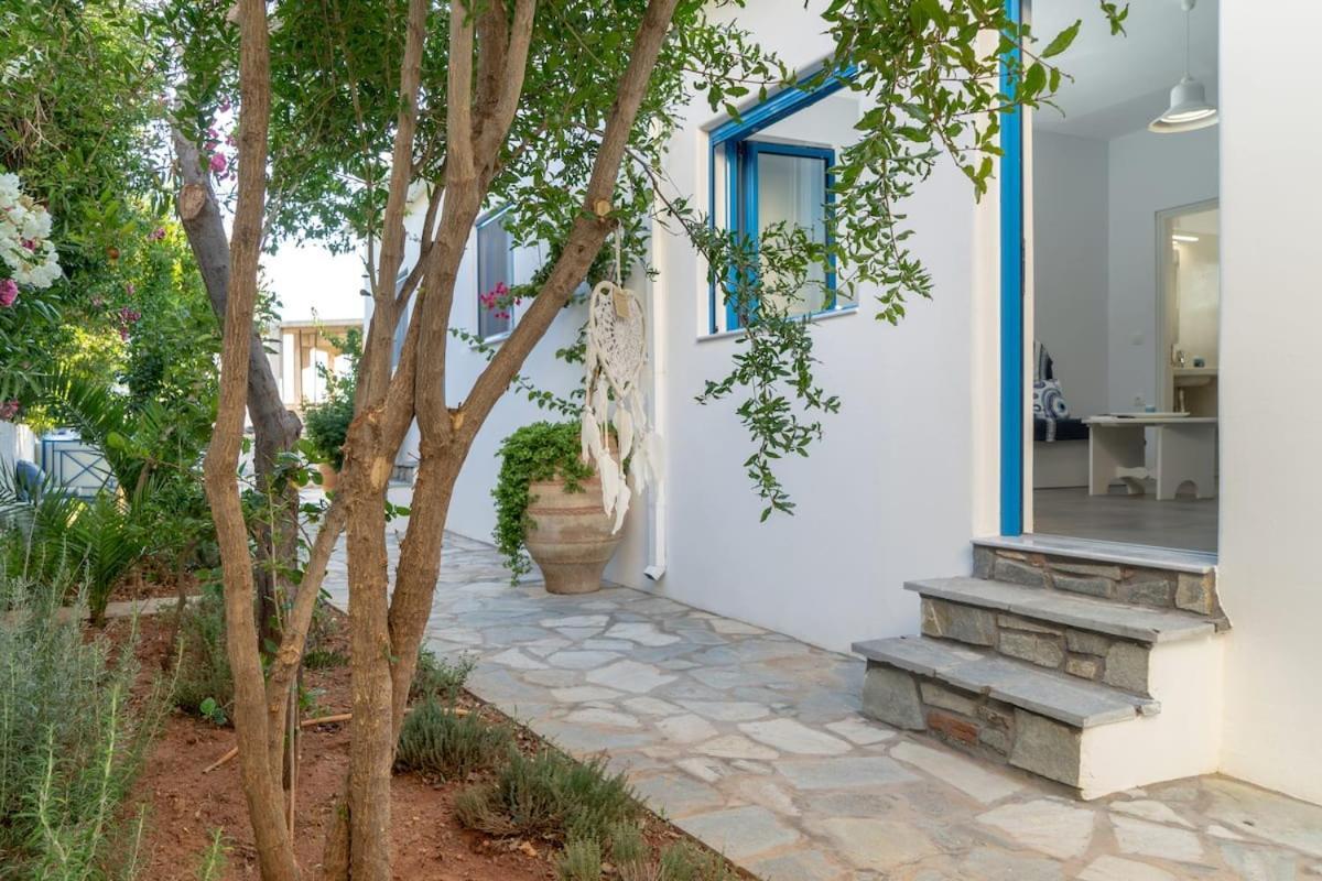 Blue Moon Apartments Makrýgialos Екстериор снимка